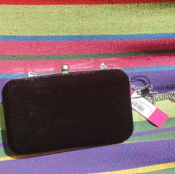 Sam Edelman Swipe Right Clutch - Picture 3 of 5